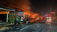 Tiga rumah terbakar