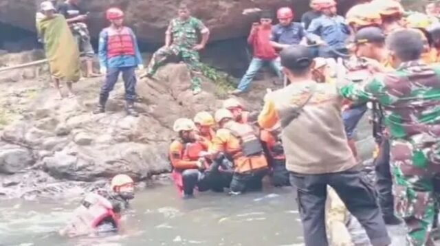2 Siswa SMA yang Hilang di Air Terjun, Jenazahnya Ditemukan