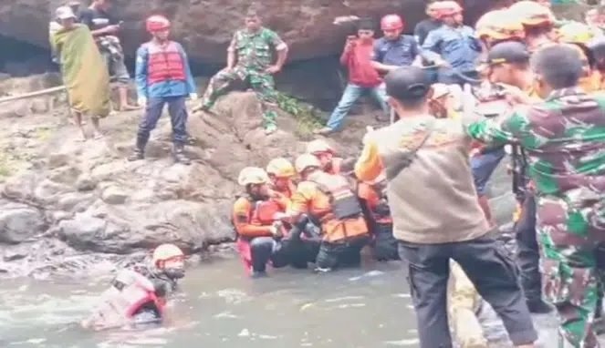 2 Siswa SMA yang Hilang di Air Terjun, Jenazahnya Ditemukan