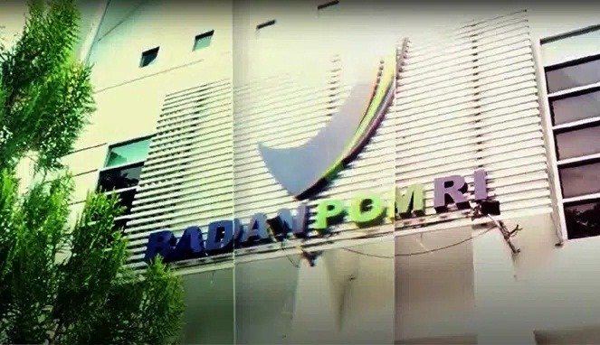 BPOM Blokir Distribusi Kosmetik Ilegal di Makassar, Puluhan Galon Bahan Disita!