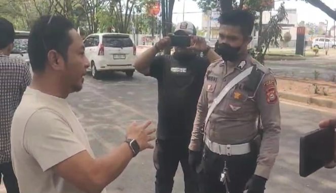 Polisi Tilang Calon Wakil Bupati Bone, Tindak Tegas Pelanggaran Plat Gantung