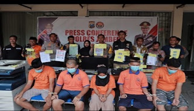 Pemalsuan Dokumen di Jember Terbongkar: Polisi Tangkap Lima Pelaku dan Sita Ratusan Dokumen Palsu