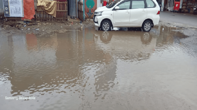 Drainase Tersumbat, Kantor Desa Bontoloe Jadi Titik Banjir Baru