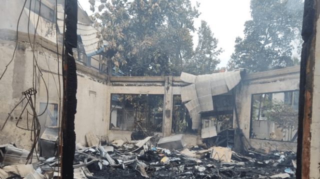 Labfor Polda Sulsel Olah TKP Kebakaran Kantor Disdik Makassar