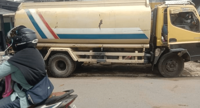 Kecelakaan Tragis di Sungai Kakap, Mahasiswa Tewas Terlindas Truk