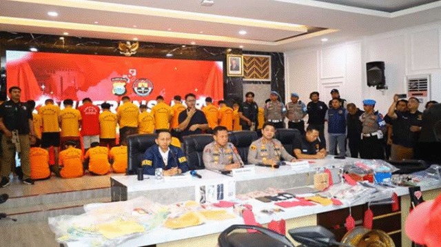 ATM Dijarah hingga Kantor DPRD Diserang, 53 Tersangka Ricuh Demo Dibekuk Polisi