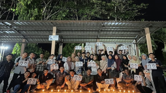 Doa dan Lilin untuk September Hitam, Mahasiswa UHO Kenang Randi dan Yusuf