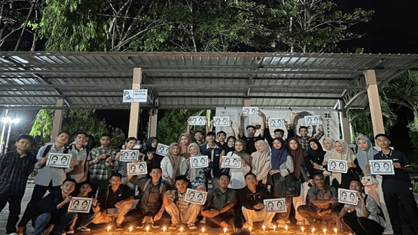 Doa dan Lilin untuk September Hitam, Mahasiswa UHO Kenang Randi dan Yusuf