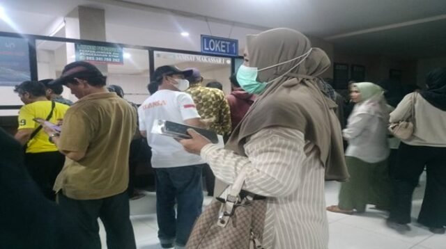 Samsat Makassar 1 Bikin Warga Frustrasi, Bayar Pajak Jadi Mimpi Buruk Tahunan