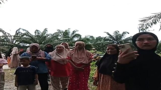 Konflik Memuncak! Warga “Kepung” Yon TP 868 Minta Lahan Dikaji Ulang