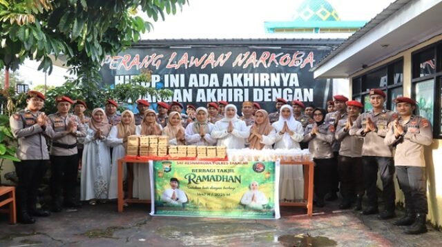Satresnarkoba Polres Takalar Tebar Kebaikan di Bulan Suci Ramadan