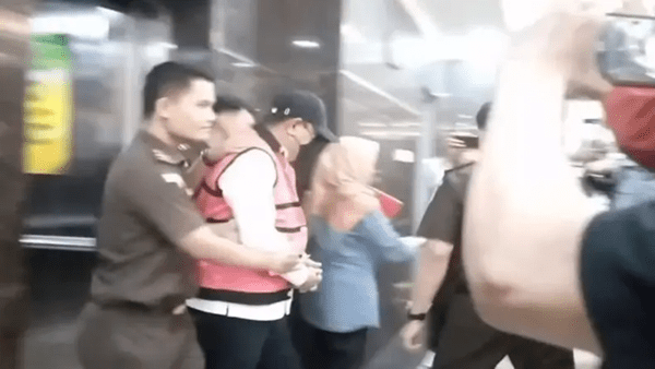 Mantan Pj Gubernur Sulsel Digiring ke Sel, Kasus Korupsi Bibit Nanas Seret 5 Tersangka