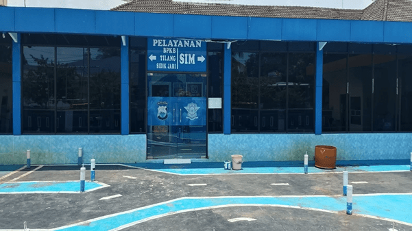 Calo Diduga Bermain di Pengurusan SIM Takalar, Warga: “Kalau Mau Cepat Bayar Lebih”