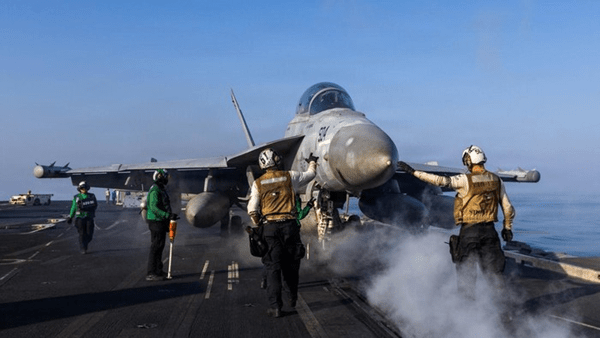Trump Murka, AS Bombardir Iran Usai Kapal Kargo Diserang di Selat Hormuz